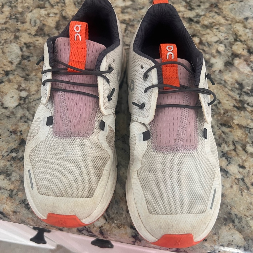 On Cloud Sneakers – Women’s Size 5 (White/orange/Purple)